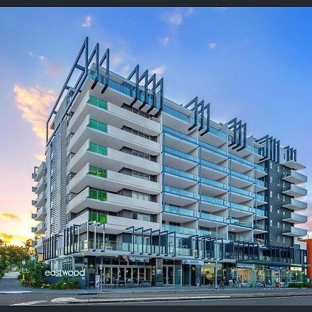 Eastwood Apartments Brisbane Eksteriør billede The Village, 2015