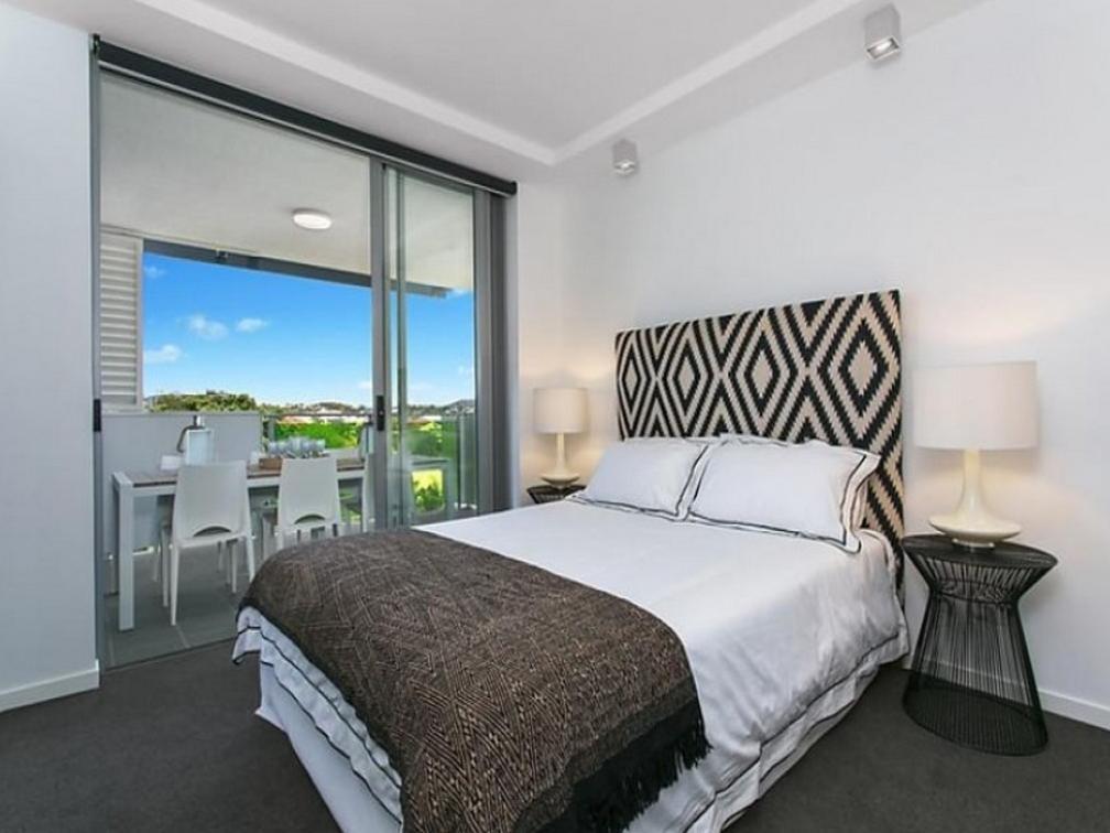 Eastwood Apartments Brisbane Eksteriør billede A bedroom in a typical apartment