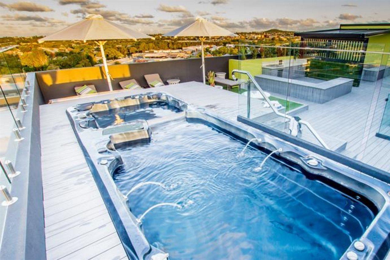 Eastwood Apartments Brisbane Eksteriør billede A rooftop pool